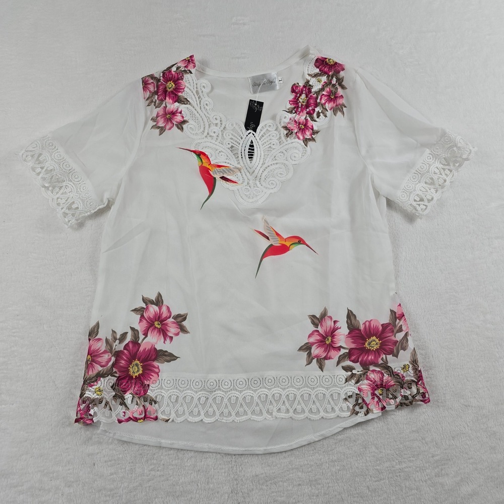 Step In Style White Floral Hummingbird Lace Trim V-Neck Blouse Top NWT Large